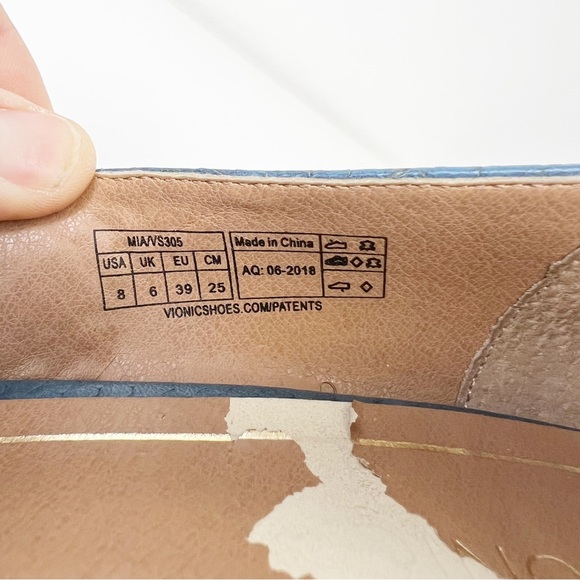 VIONIC Women's Madison Mia Snakeskin Leather Blue Block Heel Pumps Size 8 - Picture 10 of 10